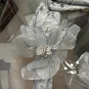 Set of 4 - napkins plus napkin rings - silver